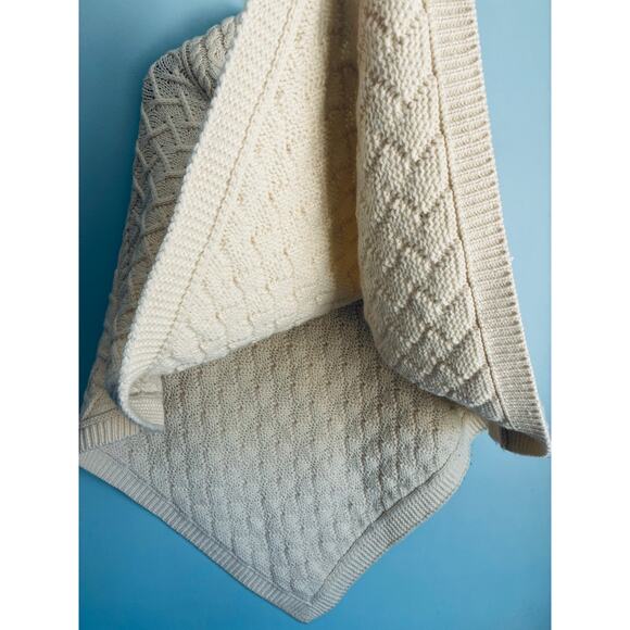 Aran Crafts Nua 100% Merino Wool Poncho M/L - Picture 5 of 7